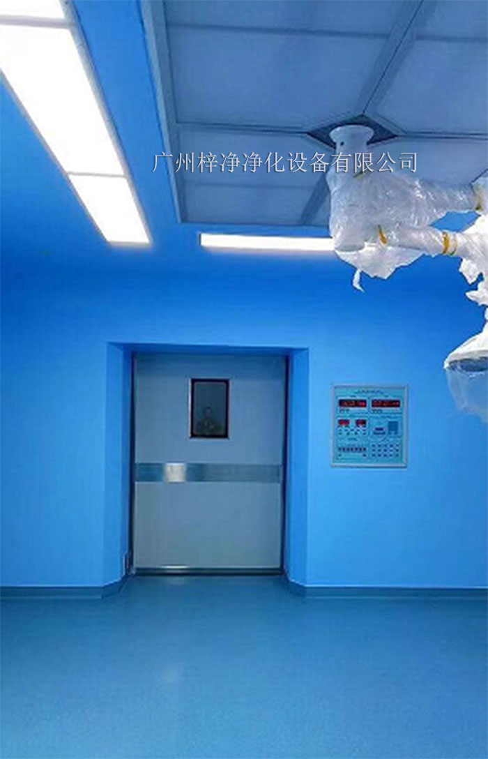千級層流送風天花板通過氣流補償(chang) 技術，使送風量滿足手術室內(nei) 的需求